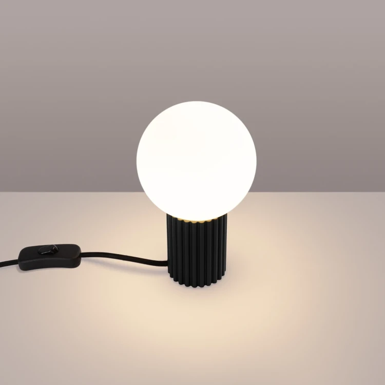 pol_pl_Lampa-biurkowa-HALO-czarna-5356_6.webp