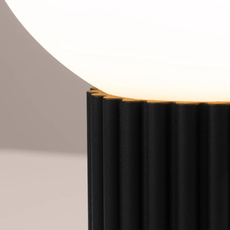pol_pl_Lampa-biurkowa-HALO-czarna-5356_9.webp